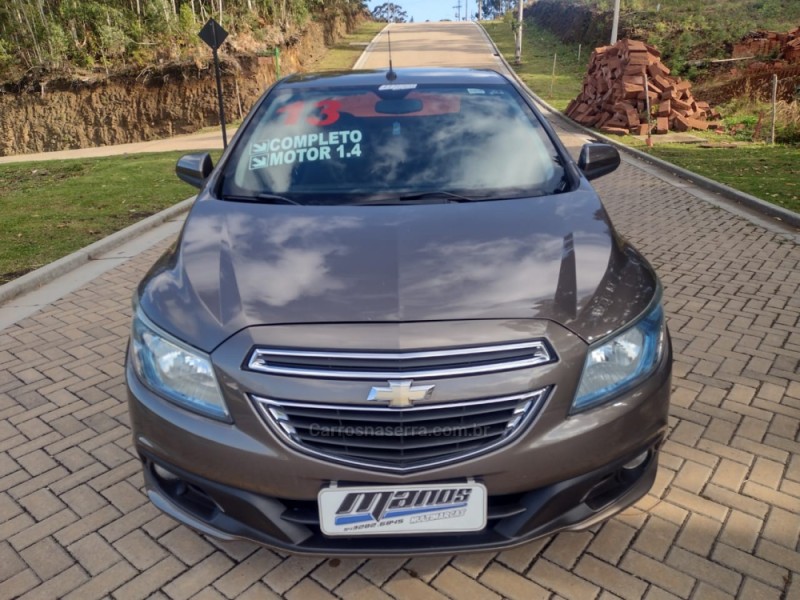 PRISMA 1.4 MPFI LTZ 8V FLEX 4P MANUAL - 2013 - CANELA