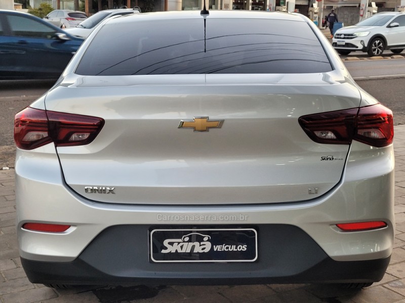 ONIX 1.0  LT 12V FLEX 4P MANUAL - 2022 - VACARIA