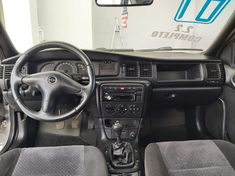 VECTRA 2.2 MPFI GLS 8V GASOLINA 4P MANUAL - 2001 - NOVA BASSANO