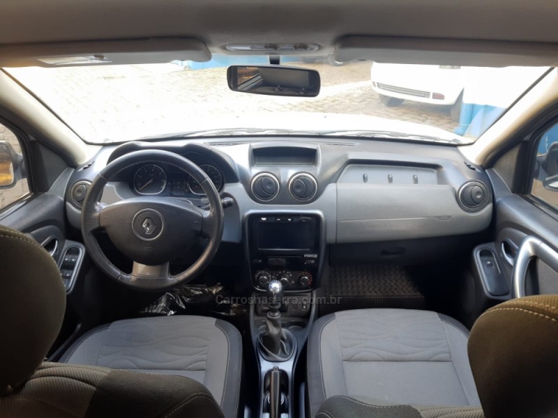 DUSTER 2.0 TECH ROAD 4X2 16V FLEX 4P MANUAL - 2014 - VACARIA