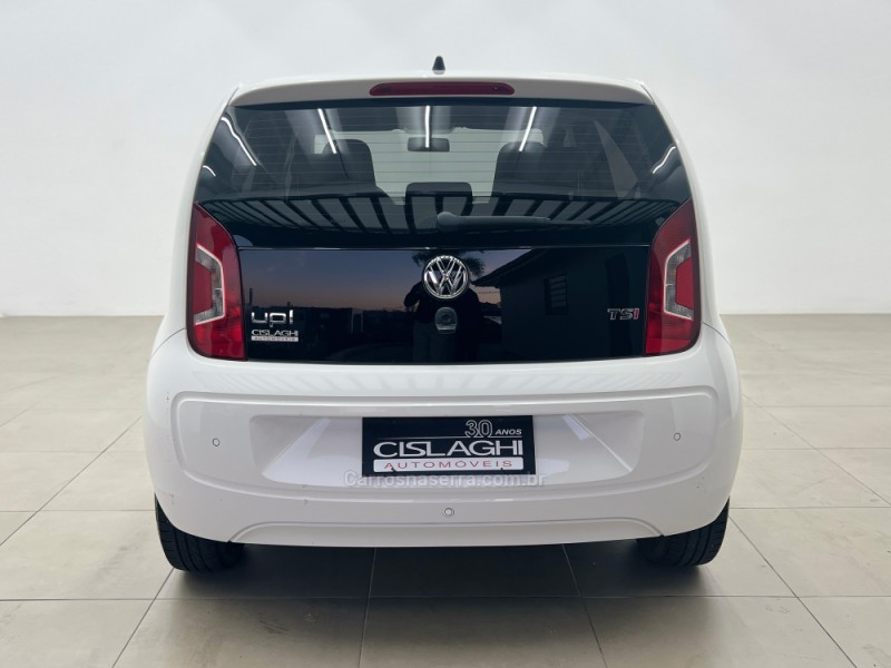 UP 1.0 TSI MOVE UP 12V FLEX 4P MANUAL - 2017 - CARLOS BARBOSA