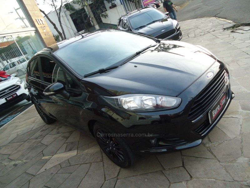 FIESTA 1.6 SE STYLE HATCH 16V FLEX 4P MANUAL - 2017 - NOVO HAMBURGO