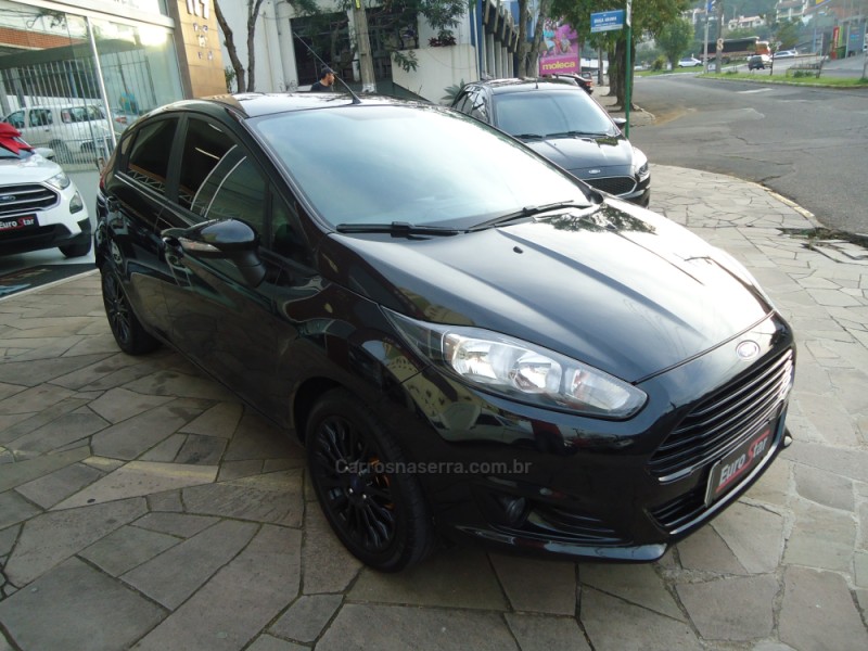 FIESTA 1.6 SE STYLE HATCH 16V FLEX 4P MANUAL - 2017 - NOVO HAMBURGO