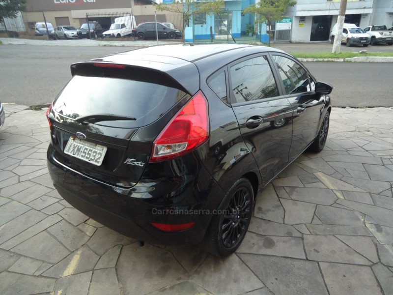 FIESTA 1.6 SE STYLE HATCH 16V FLEX 4P MANUAL - 2017 - NOVO HAMBURGO