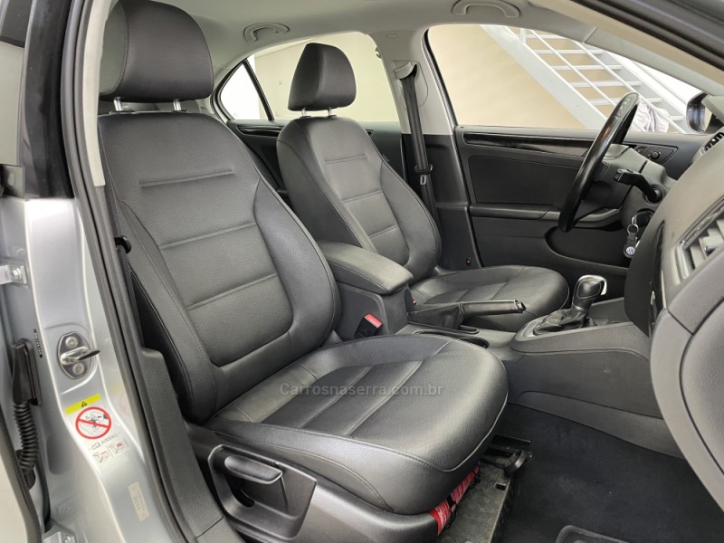 JETTA 2.0 COMFORTLINE FLEX 4P TIPTRONIC - 2011 - BENTO GONçALVES