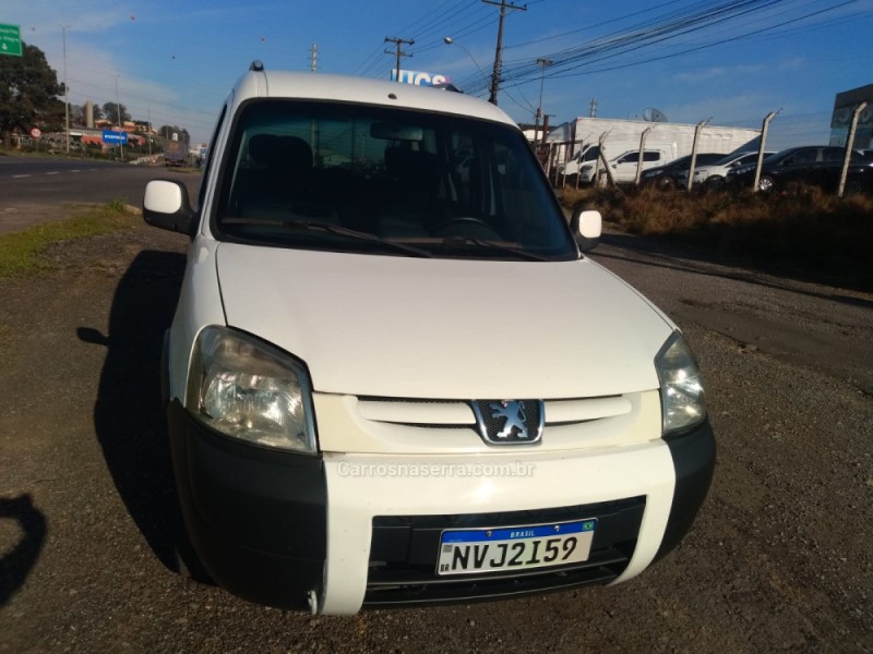 PARTNER 1.6 ESCAPADE 16V FLEX 4P MANUAL - 2011 - FARROUPILHA