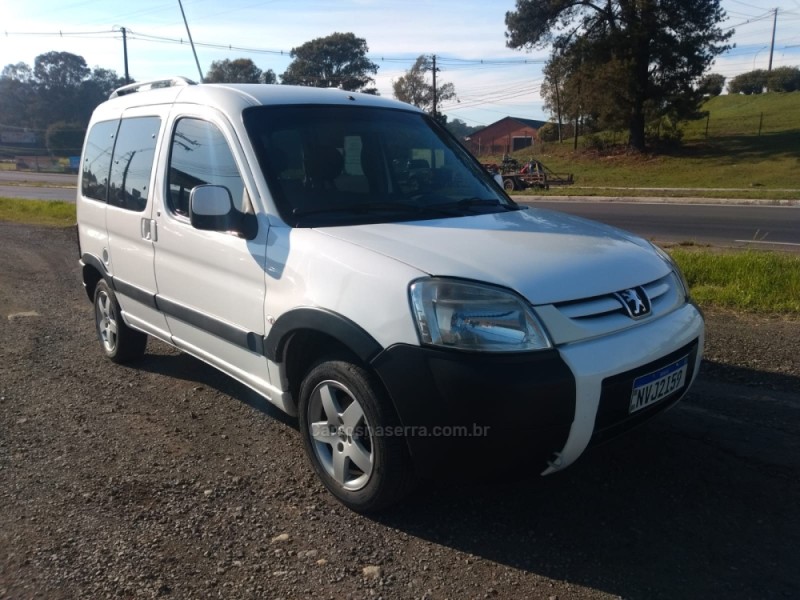 PARTNER 1.6 ESCAPADE 16V FLEX 4P MANUAL - 2011 - FARROUPILHA