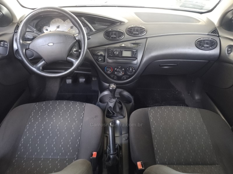 FOCUS 1.6 8V GASOLINA 4P MANUAL - 2006 - CAXIAS DO SUL