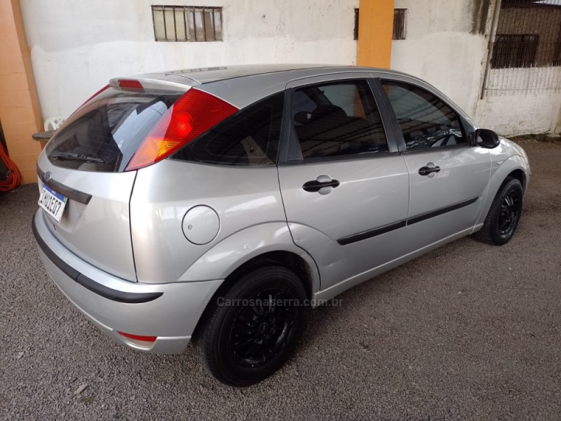 FOCUS 1.6 8V GASOLINA 4P MANUAL - 2006 - CAXIAS DO SUL