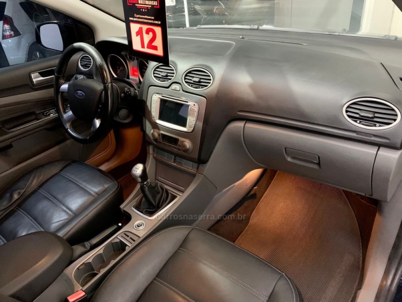 FOCUS 2.0 TITANIUM HATCH 16V FLEX 4P MANUAL - 2012 - CAXIAS DO SUL