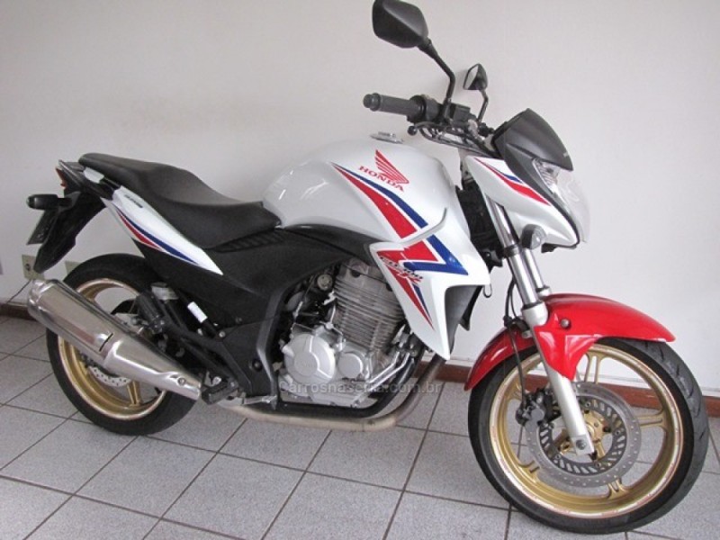 CB 300R  - 2015 - FARROUPILHA