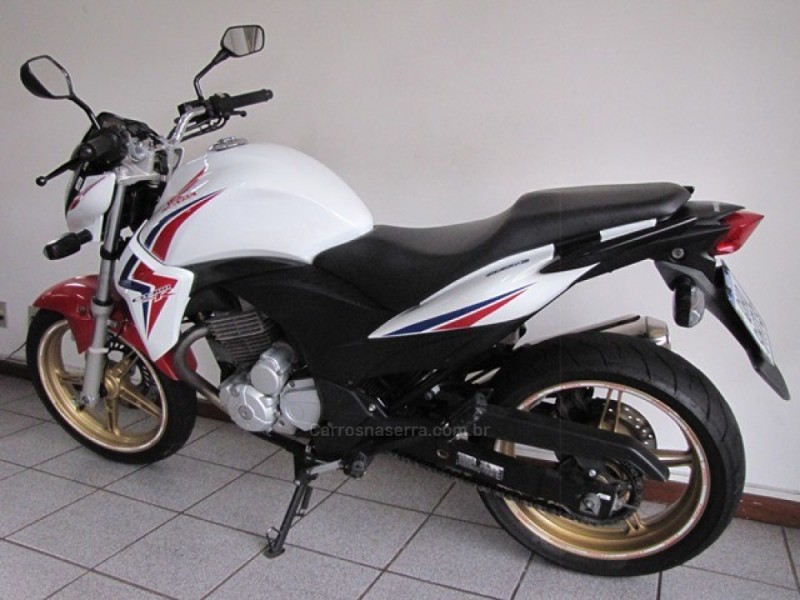 CB 300R  - 2015 - FARROUPILHA