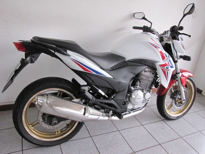 CB 300R  - 2015 - FARROUPILHA