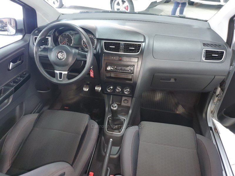 CROSSFOX 1.6 MI FLEX 8V 4P MANUAL - 2013 - FARROUPILHA