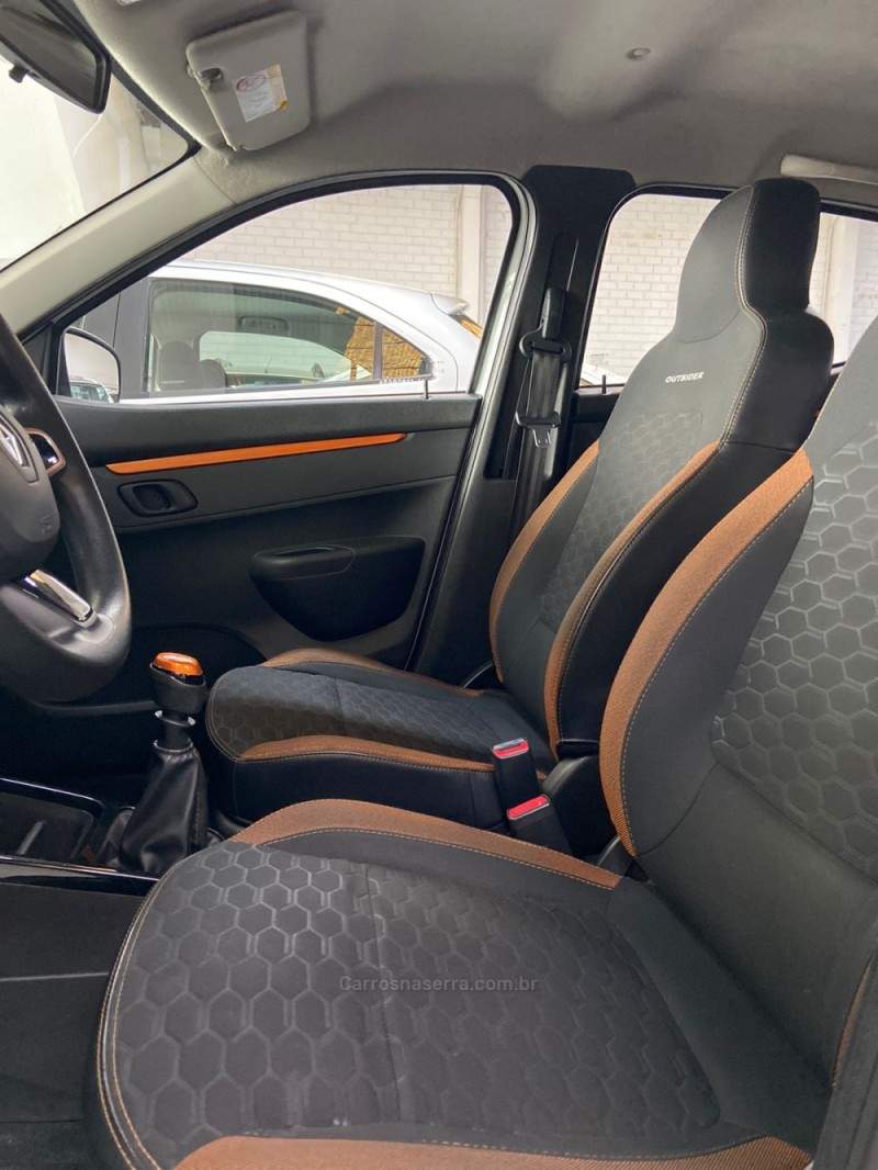 KWID 1.0 12V OUTSIDER FLEX 4P MANUAL - 2020 - NOVO HAMBURGO