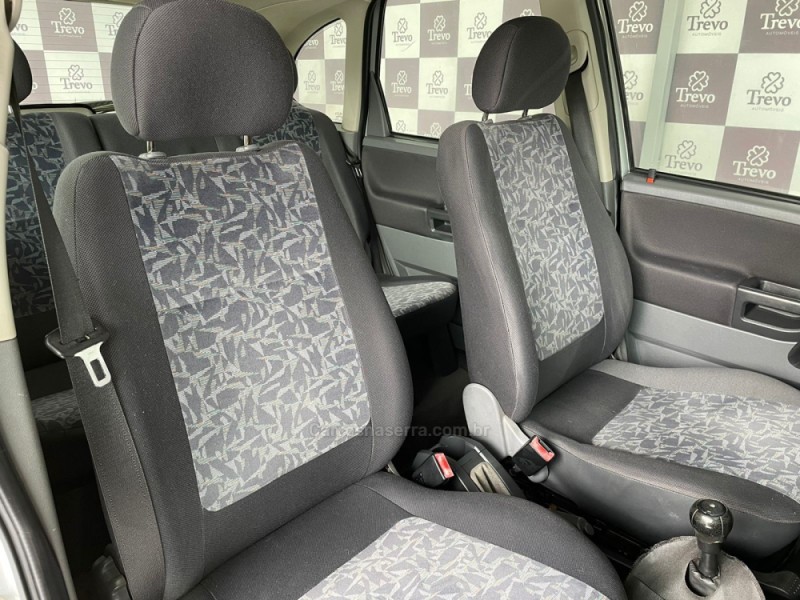 MERIVA 1.8 MPFI 8V GASOLINA 4P MANUAL - 2004 - TAQUARA
