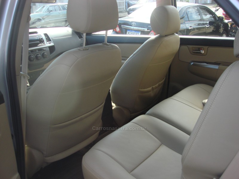 HILUX SW4 2.7 SR 4X2 16V FLEX 4P MANUAL - 2015 - CAXIAS DO SUL
