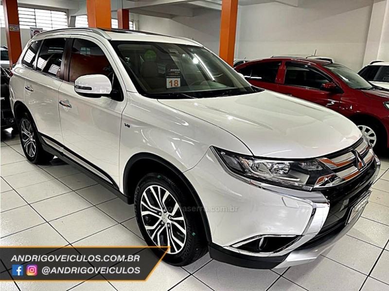 OUTLANDER 3.0 GT 4X4 V6 24V GASOLINA 4P AUTOMÁTICO