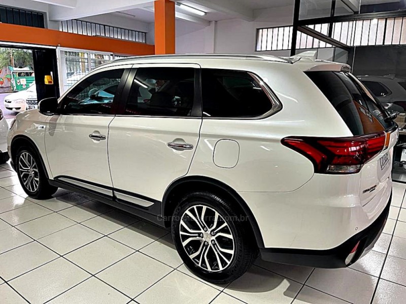 OUTLANDER 3.0 GT 4X4 V6 24V GASOLINA 4P AUTOMÁTICO - 2018 - CAXIAS DO SUL