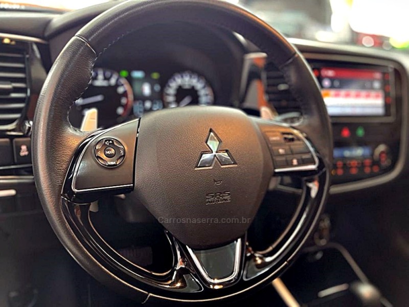 OUTLANDER 3.0 GT 4X4 V6 24V GASOLINA 4P AUTOMÁTICO - 2018 - CAXIAS DO SUL