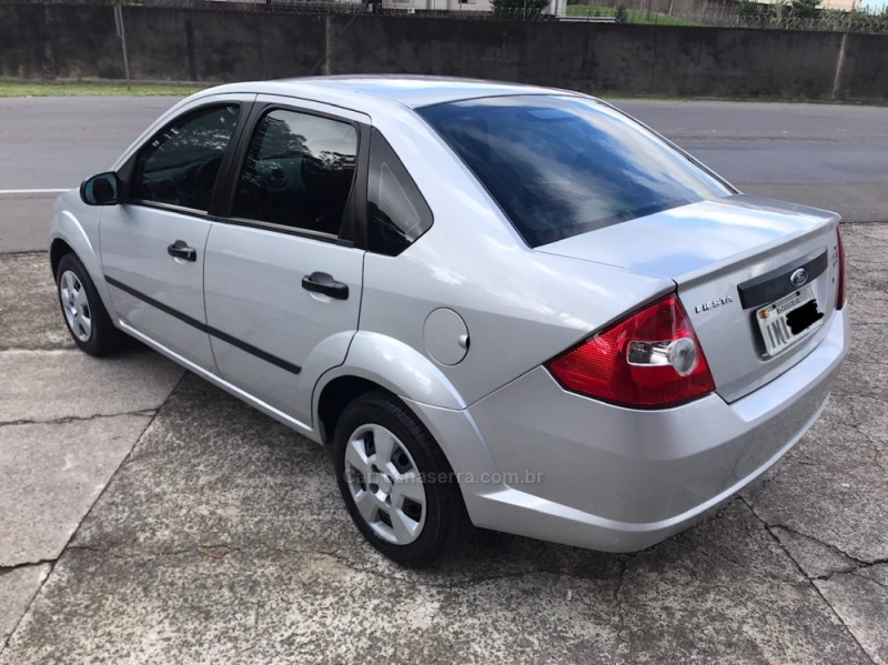 FIESTA 1.6 MPI 8V GASOLINA 4P MANUAL - 2005 - CAXIAS DO SUL