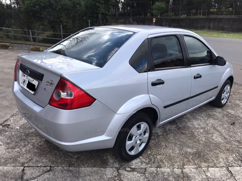 FIESTA 1.6 MPI 8V GASOLINA 4P MANUAL - 2005 - CAXIAS DO SUL
