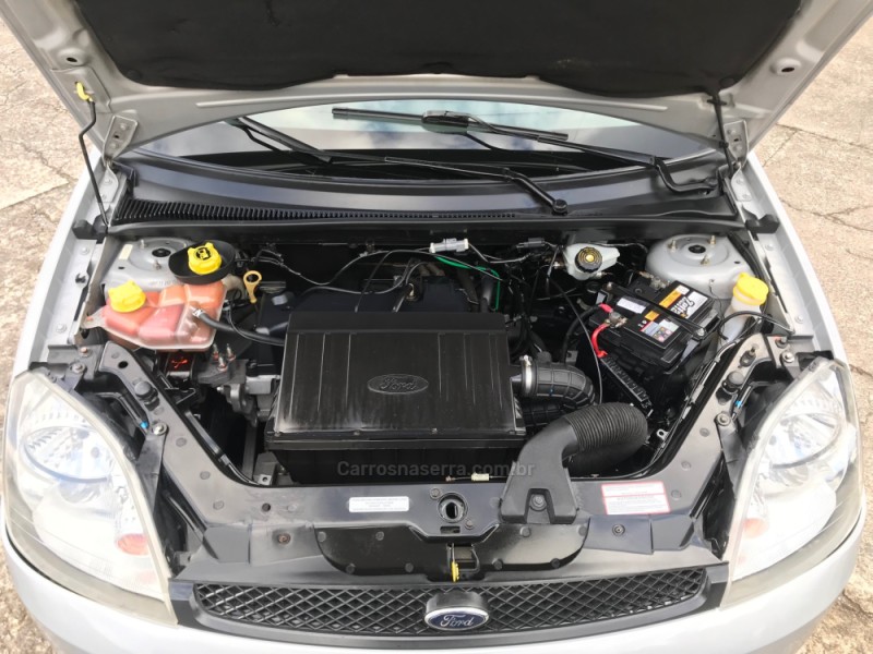 FIESTA 1.6 MPI 8V GASOLINA 4P MANUAL - 2005 - CAXIAS DO SUL