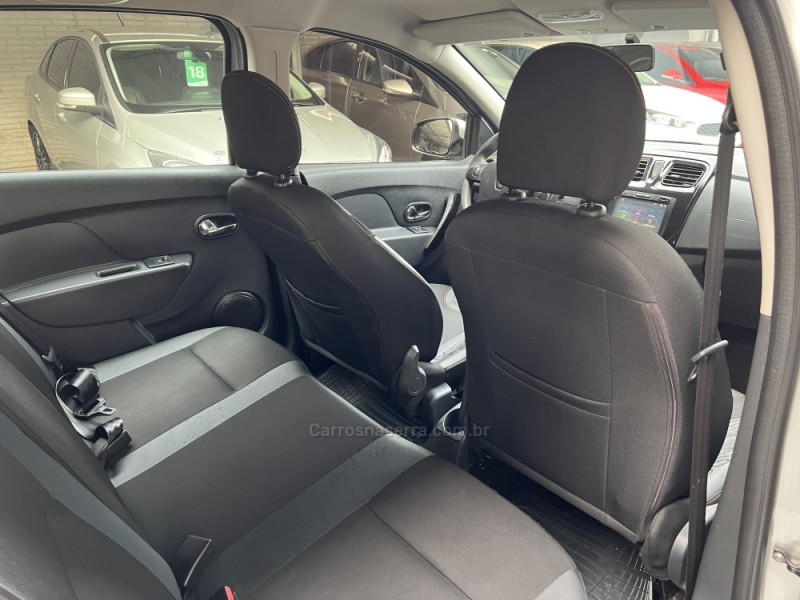 SANDERO 1.6 STEPWAY 8V FLEX 4P AUTOMATIZADO - 2016 - NOVO HAMBURGO