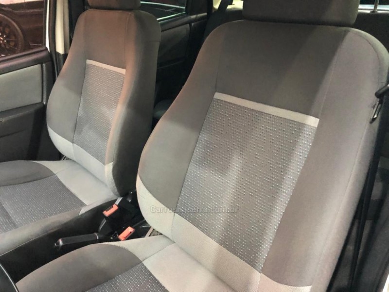 CELTA 1.0 MPFI LT 8V FLEX 4P MANUAL - 2013 - TRêS COROAS