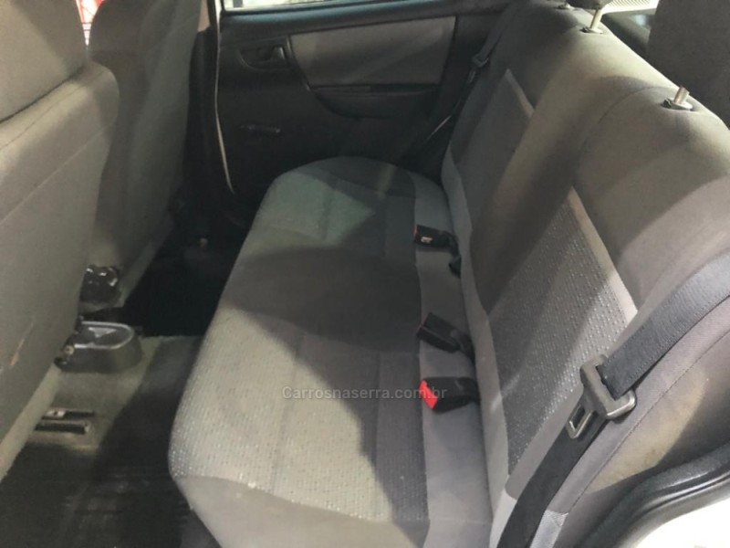 CELTA 1.0 MPFI LT 8V FLEX 4P MANUAL - 2013 - TRêS COROAS