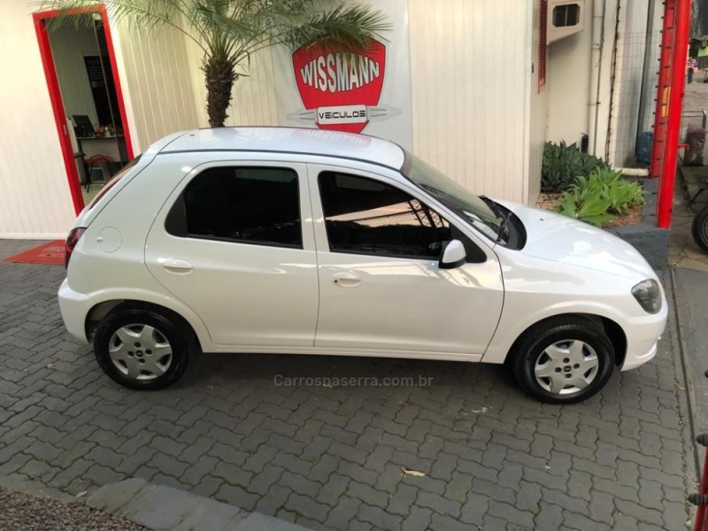 CELTA 1.0 MPFI LT 8V FLEX 4P MANUAL - 2013 - TRêS COROAS