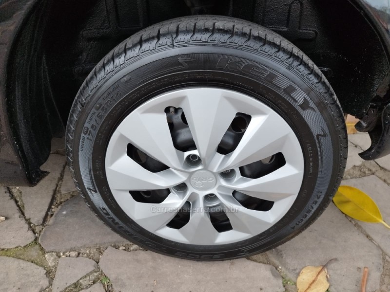 UNO 1.4 EVO SPORTING 8V FLEX 4P AUTOMATIZADO - 2015 - TRêS COROAS