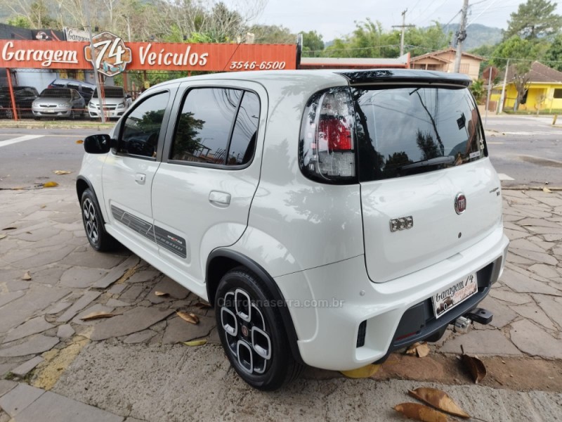 UNO 1.4 EVO SPORTING 8V FLEX 4P AUTOMATIZADO - 2015 - TRêS COROAS