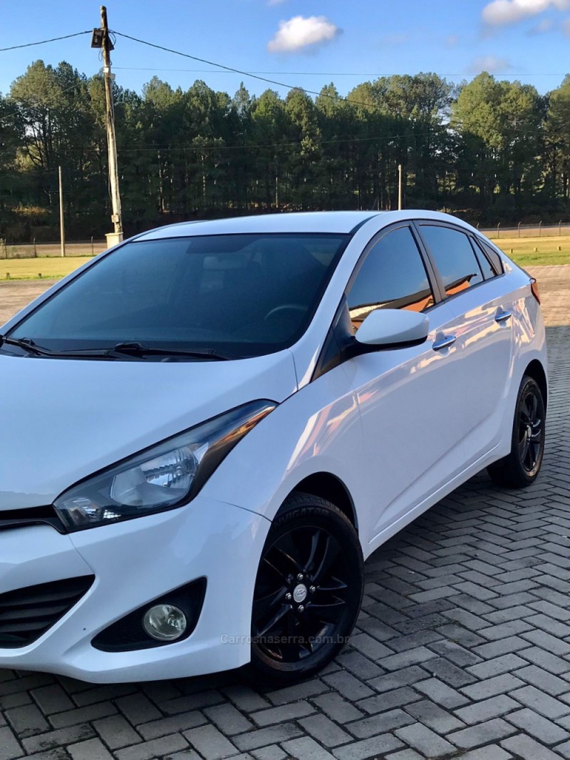 HB20S 1.6 COMFORT PLUS 16V FLEX 4P MANUAL - 2014 - CANELA