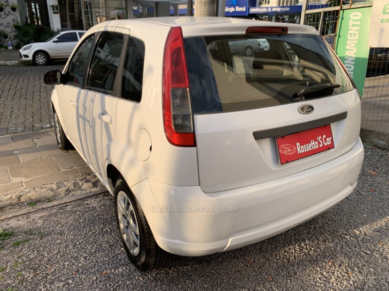 FIESTA 1.0 MPI CLASS HATCH 8V FLEX 4P MANUAL - 2011 - FARROUPILHA