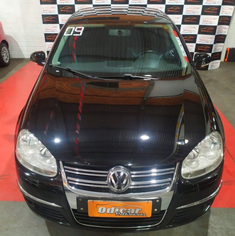 JETTA 2.5 I 20V 170CV GASOLINA 4P TIPTRONIC - 2009 - CAXIAS DO SUL