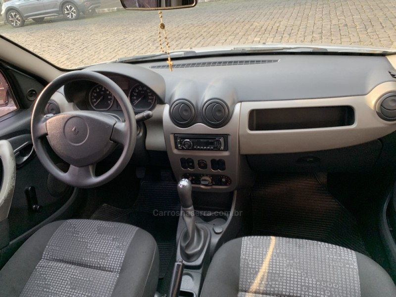 SANDERO 1.0 EXPRESSION 16V FLEX 4P MANUAL - 2010 - FARROUPILHA