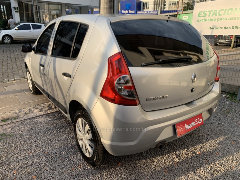 SANDERO 1.0 EXPRESSION 16V FLEX 4P MANUAL - 2010 - FARROUPILHA