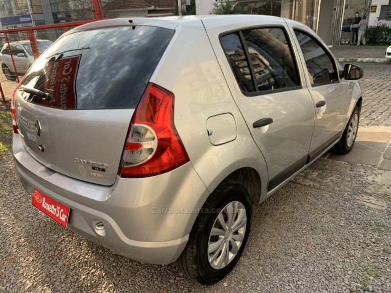 SANDERO 1.0 EXPRESSION 16V FLEX 4P MANUAL - 2010 - FARROUPILHA