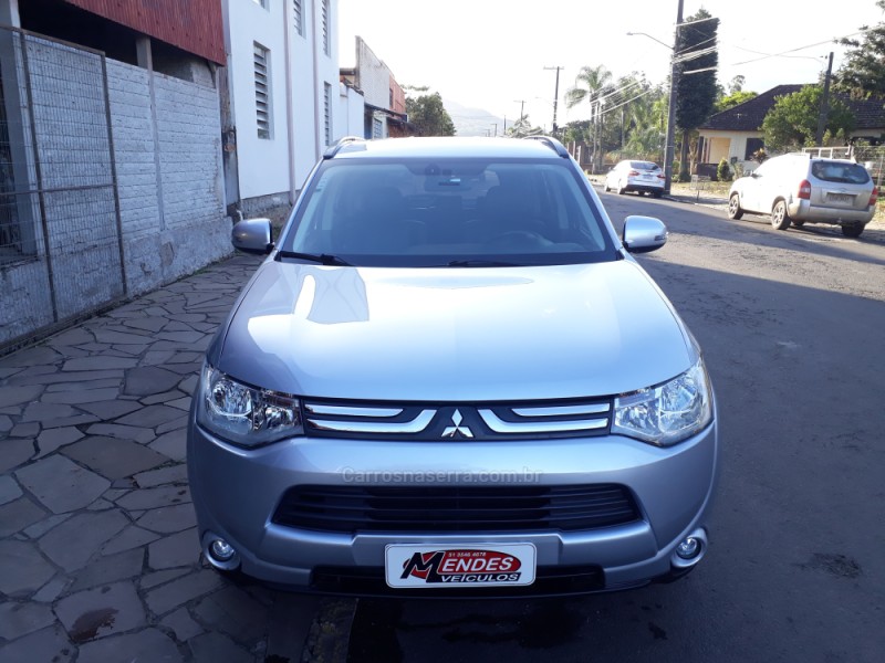OUTLANDER 2.0 16V GASOLINA 4P AUTOMÁTICO - 2014 - TRêS COROAS