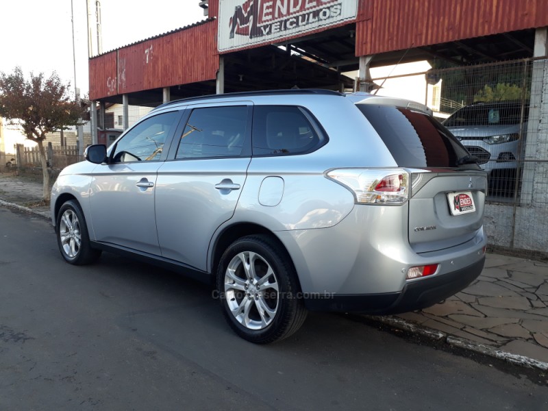 OUTLANDER 2.0 16V GASOLINA 4P AUTOMÁTICO - 2014 - TRêS COROAS