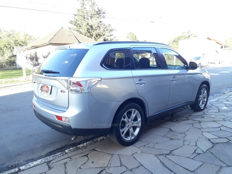 OUTLANDER 2.0 16V GASOLINA 4P AUTOMÁTICO - 2014 - TRêS COROAS