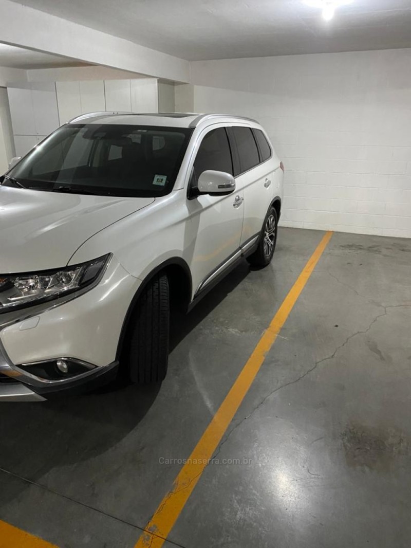 OUTLANDER 2.2 4X4 16V DIESEL 4P AUTOMÁTICO - 2018 - CAXIAS DO SUL