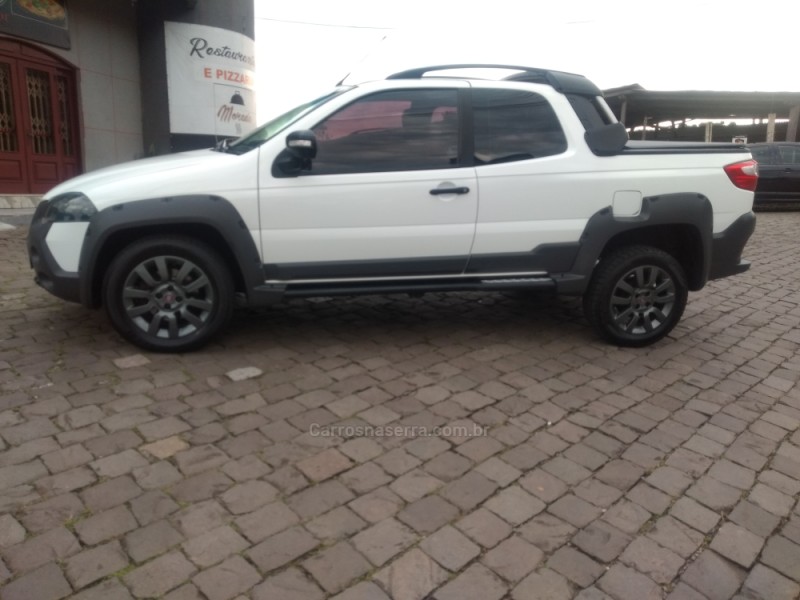 STRADA 1.8 MPI ADVENTURE CD 16V FLEX 3P MANUAL - 2015 - FARROUPILHA