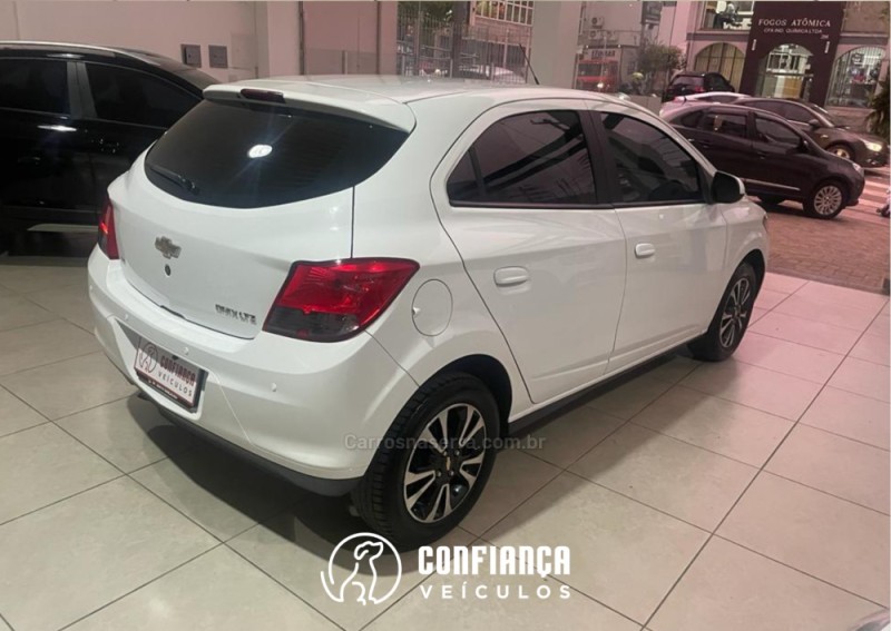 ONIX 1.4 MPFI LTZ 8V FLEX 4P MANUAL - 2015 - BENTO GONçALVES