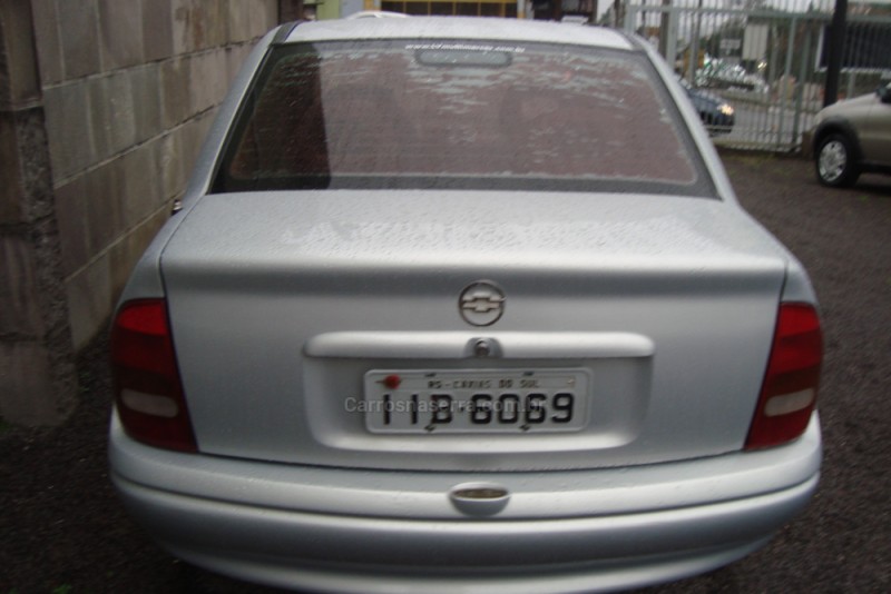 CORSA 1.6 MPFI GLS SEDAN 16V GASOLINA 4P MANUAL - 1999 - CAXIAS DO SUL