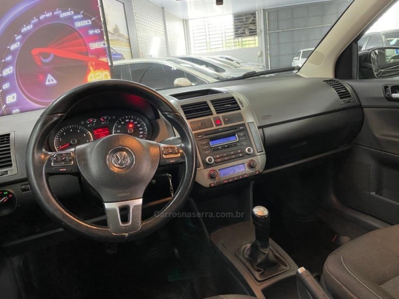 POLO SEDAN 1.6 MI COMFORTLINE 8V FLEX 4P MANUAL - 2013 - ESTâNCIA VELHA