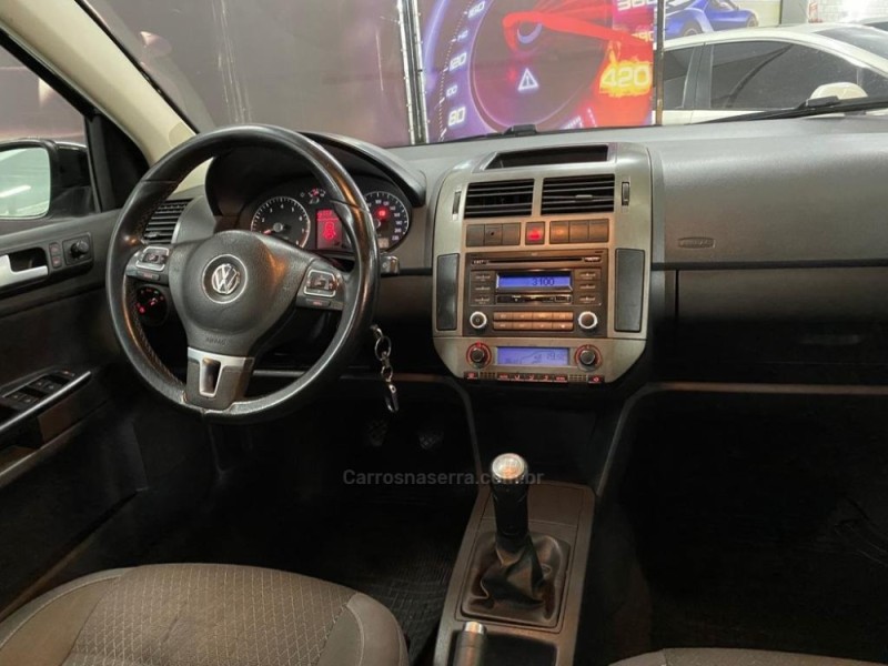 POLO SEDAN 1.6 MI COMFORTLINE 8V FLEX 4P MANUAL - 2013 - ESTâNCIA VELHA