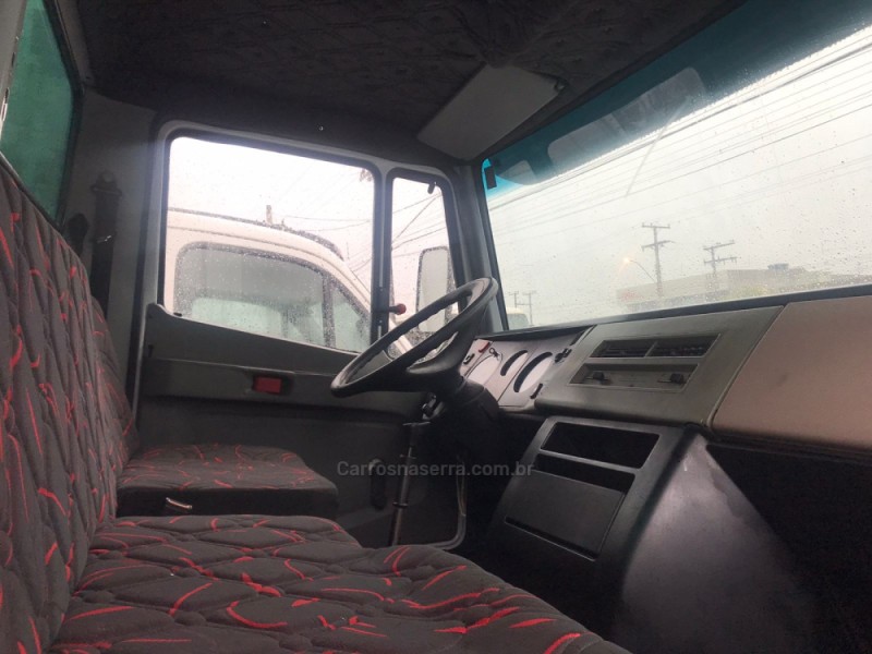 710  - 2001 - PORTãO