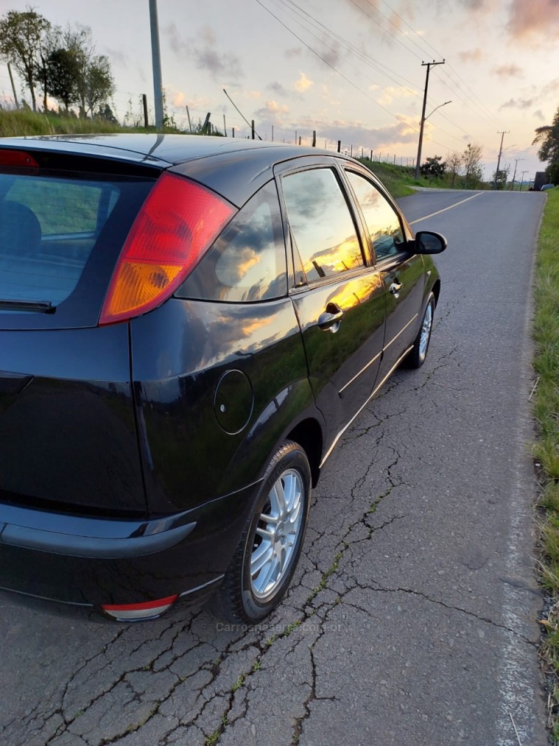 FOCUS 1.6 GLX 8V FLEX 4P MANUAL - 2005 - VERANóPOLIS